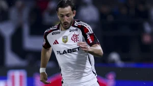 Flamengo cobra 6 milhões por Matías Viña