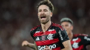 Léo Pereira sob alta pressão, defende e ataca ao mesmo tempo