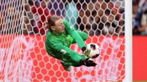 PSG enfrenta crise de lesões Safonov fora por 4 semanas e Lee Kang-In por muitas semanas