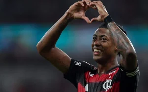 Bruno Henrique lidera vitória do Flamengo com atitude exemplar diz Filipe Luís