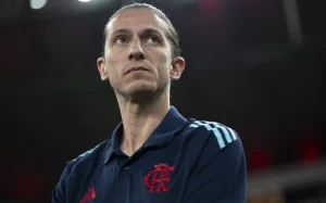Filipe Luís Acelera Pre-temporada do Flamengo com Treinos Intensivos e Planejamento Tático inovador