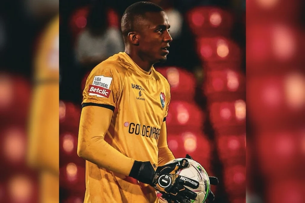 Flamengo contrata goleiro Andrew até 2029 e reforça elenco