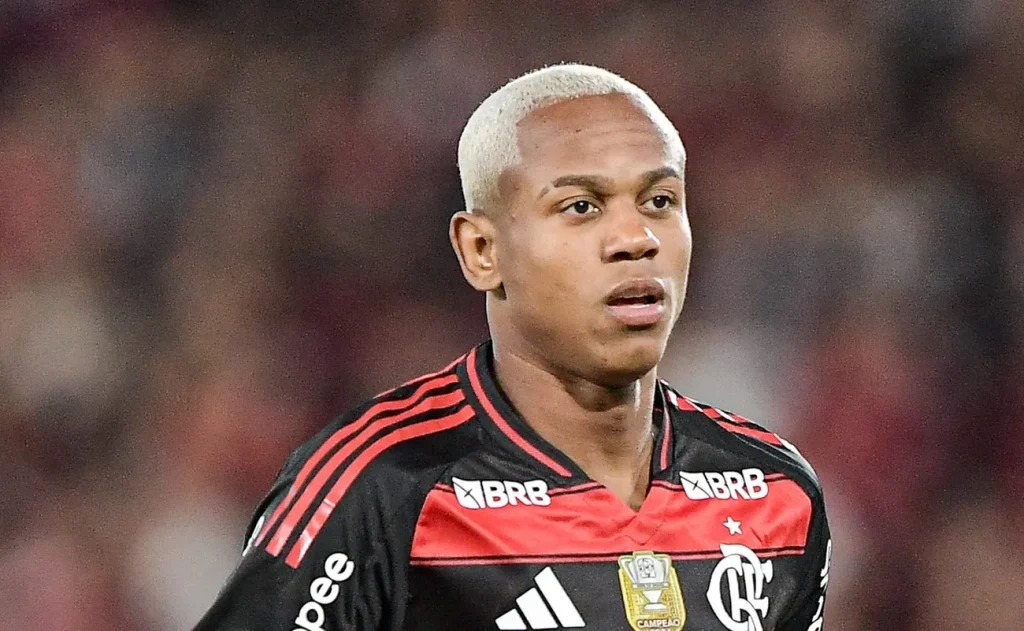Flamengo x Bragantino: Wallace Yan deixa o clube e negociações de saída complicadas Flamengo x Bragantino: Wallace Yan deixa o clube e negociações de saída complicadas